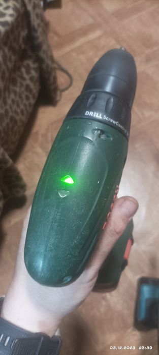 Шуруповёрт Bosch 12в.
