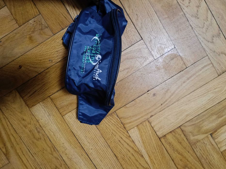 Saszetka granatowa z regulacją