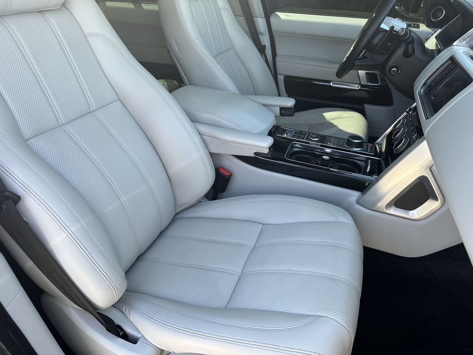 Продам ИДЕАЛЬНЫЙ RANGE ROVER 4.4 TDi официал