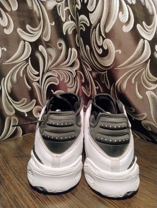 Кросівки на осінь Adidas