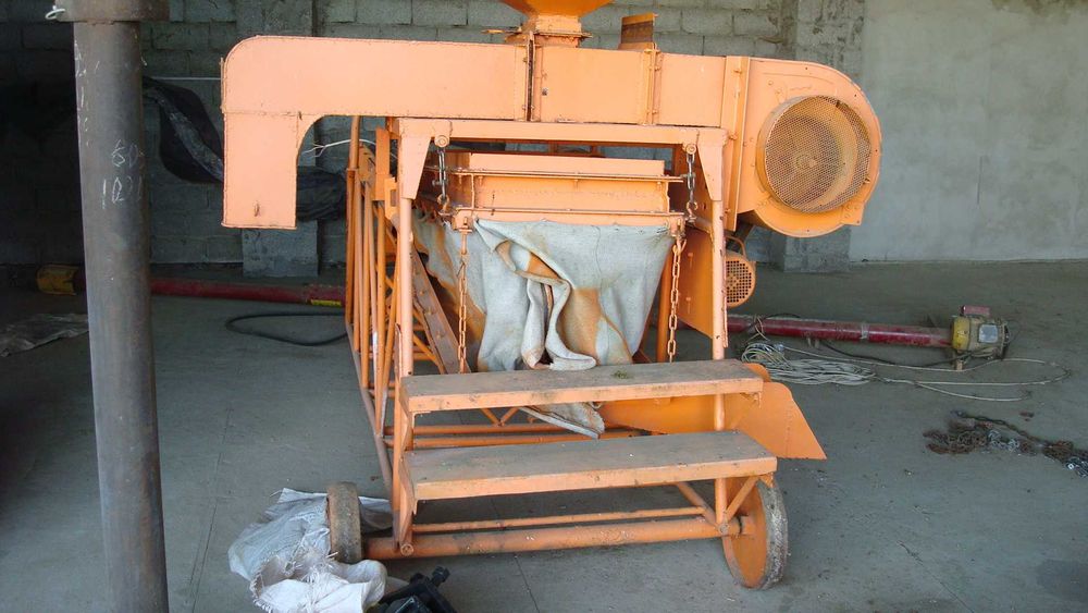 Продам зернова очисна машина.