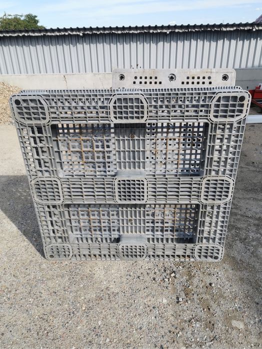 Sprzedam palety plastikowe 1180/1250