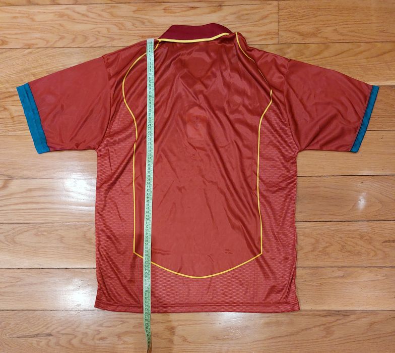 Cachecóis, bandeiras e camisolas de Portugal