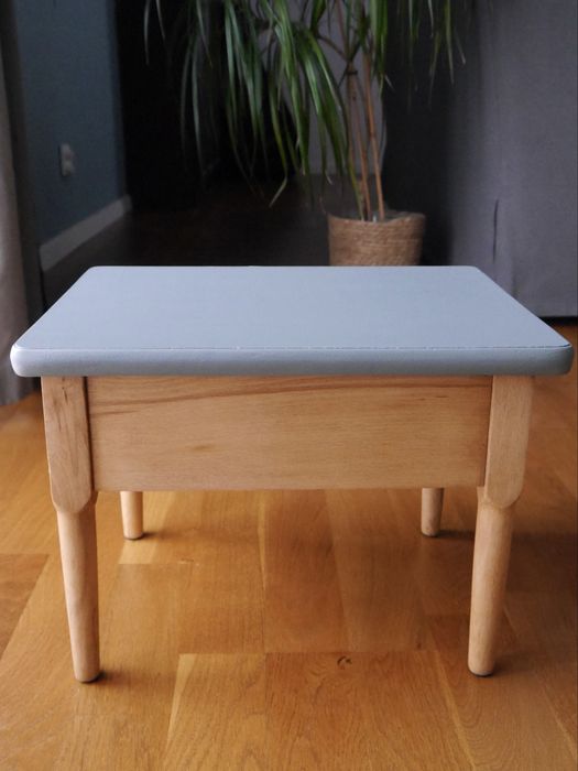 Pudełko na nóżkach, mały niciak po renowacji