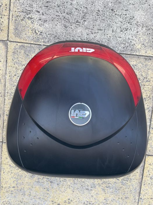 Caixa moto GIVI para 1 capacete integral
