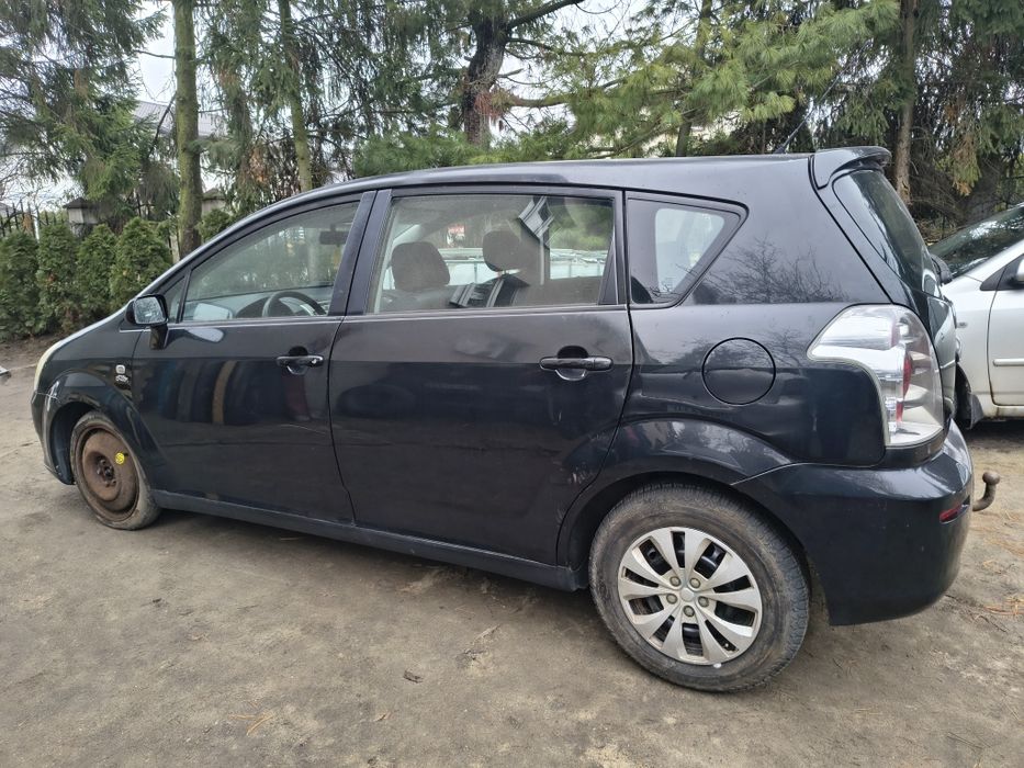 Toyota Avensis Verso 2,0 d4d 2004 rok