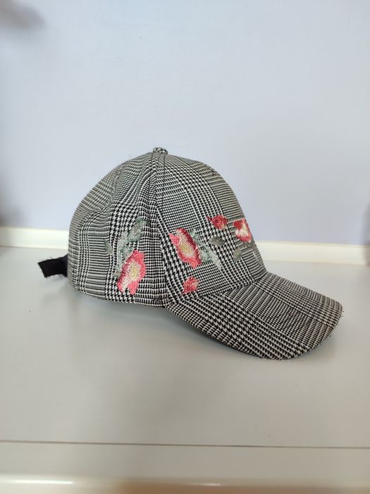 Czapka z daszkiem  Reserved