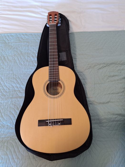Guitarra Fender Clássica e Bolsa de transporte almofadada