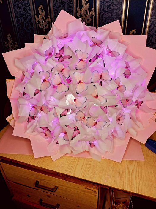 Букет з метеликів