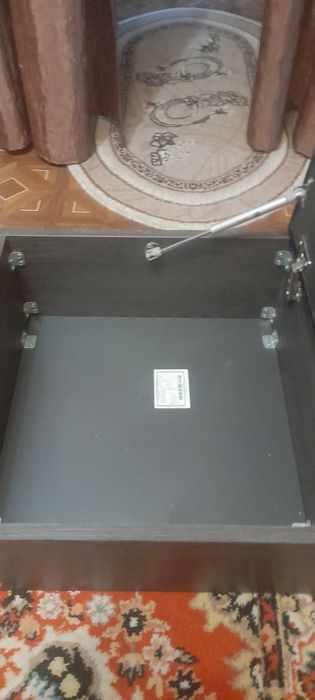 Продаю 2 мягких пуфика