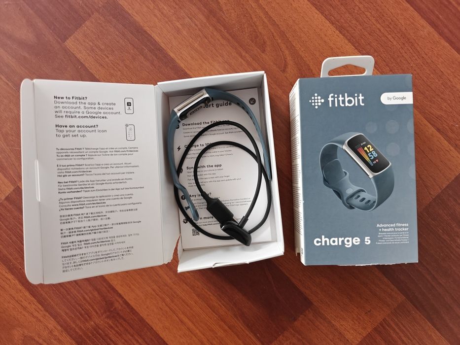Smartband Fitbit Charge 5 niebieski MAŁO UŻYWANA