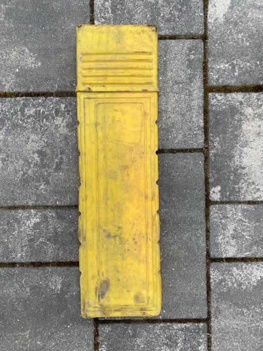 Trojkat ostrzegawczy samochodowy sprawny