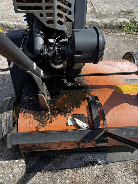 Wertykulator spalinowy