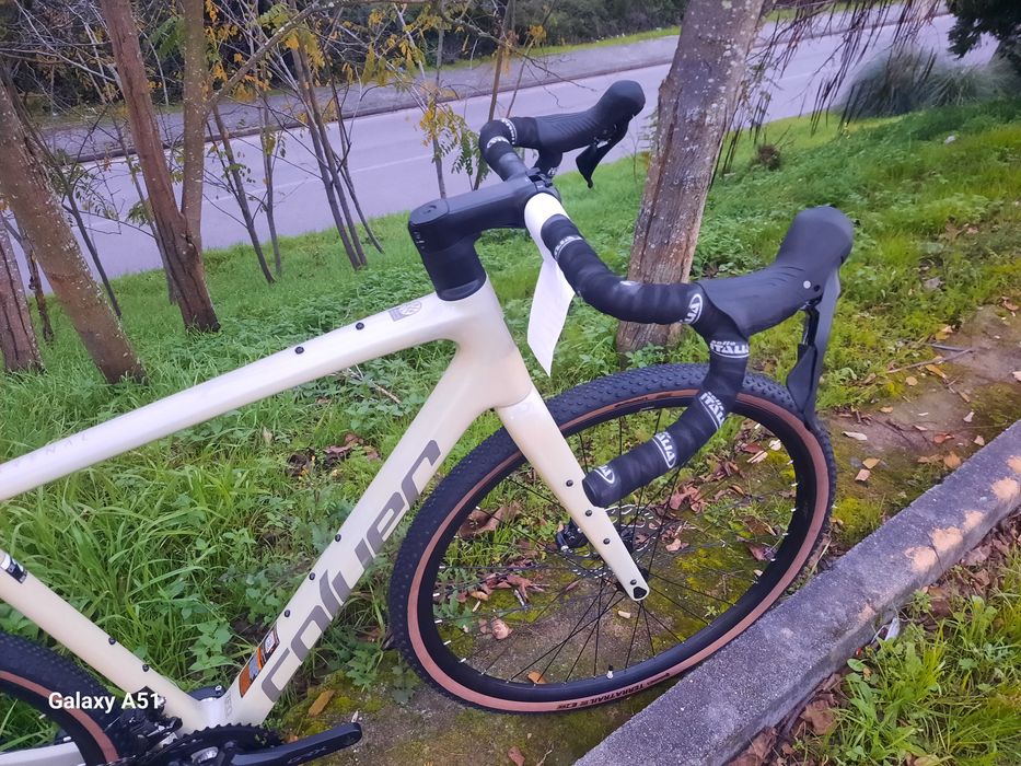 Bicicleta de gravel carbono 12x2v