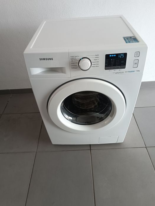 Máquina de lavar roupa Samsung