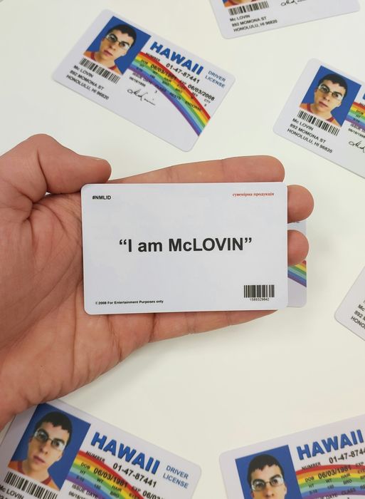 ОПЛАТА НА ПОШТІ, Сувенірні права Мактрахера, Mclovin id card, суаенірне водійське посвідчення Мактракхера