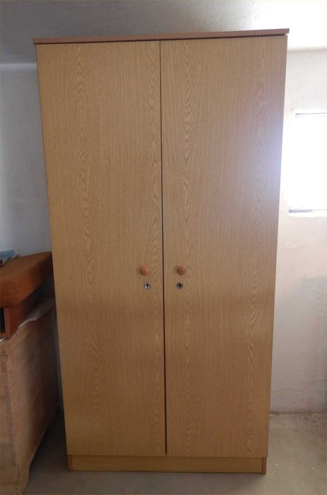 Roupeiro com duas Portas