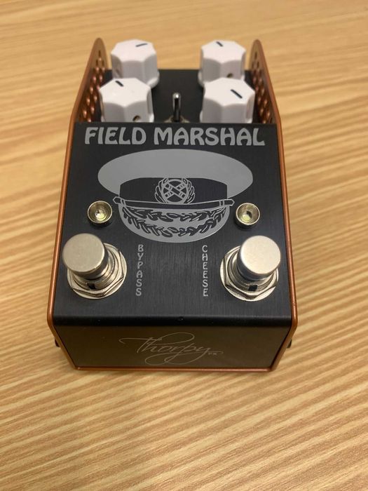 Pedal de Fuzz - ThorpyFX Field Marshal