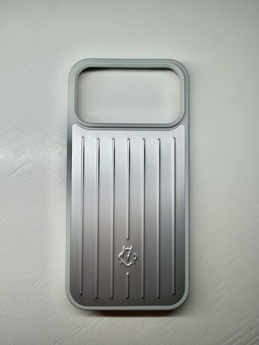 Чехол Rimowa 17 pro max, Римова 17 про макс