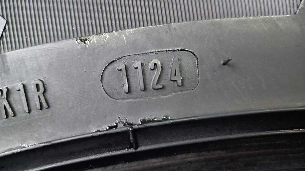 2x 235/55R20 GOODYEAR UltraGrip Perform.XL,8,01mm,DEMO,99% bieżn.2024