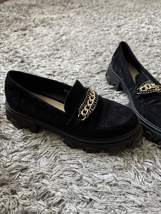 Buty damskie czarne klamerki loafersy mokasyny CCC
