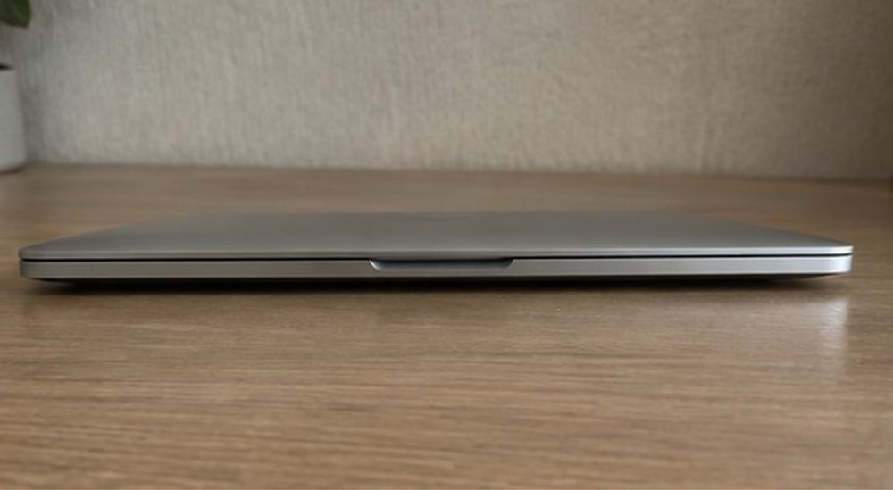 MacBook Pro 13” 2019 A2159 i5 128GB Silver | Touch Bar Идеал