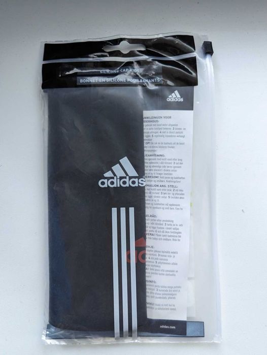 новая резиновая шапочка для плавания Adidas (3 - 7 лет)