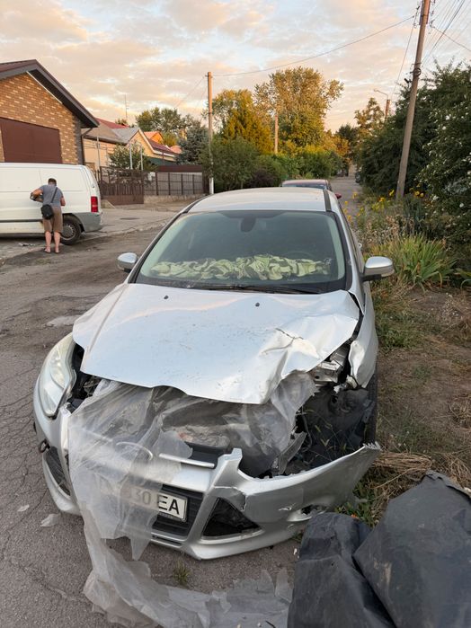 Ford Focus III 1.6 TDCi 2012 дизель універсал після ДТП