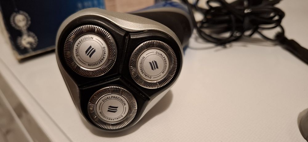 Електробритва PHILIPS AT890/16