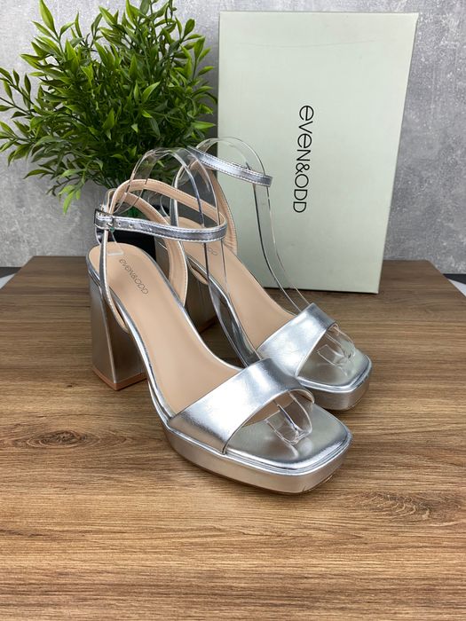 Buty Even&Odd r. 39 - srebrne sandały na obcasie