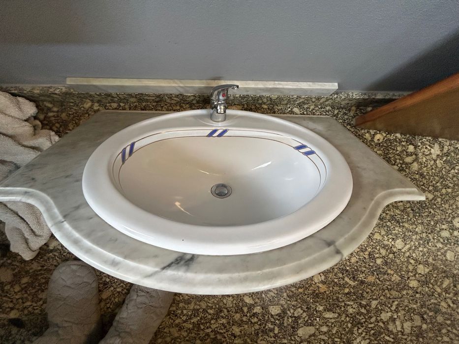 Lavatório em mármore casa de banho