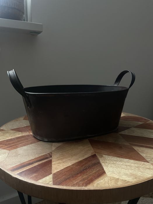 Rustykalny pojemnik metalowy / doniczka / koszyk na drobiazgi