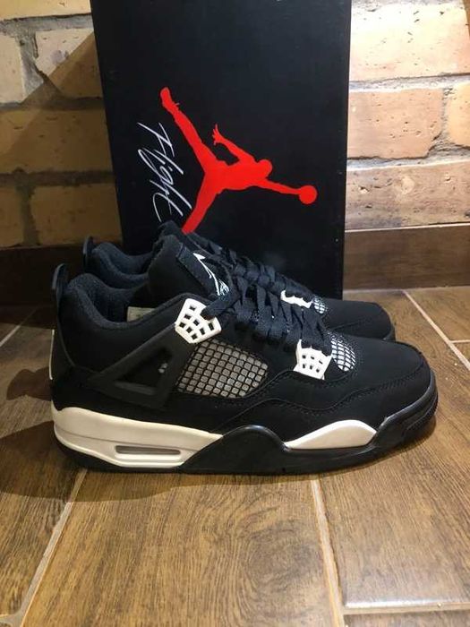 Jordan 4 Retro White Thunder R.46