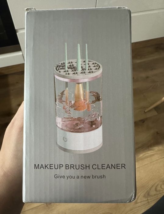 Make-up brush cleaner