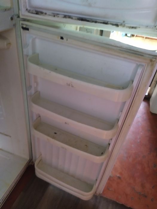 Продам холодильник