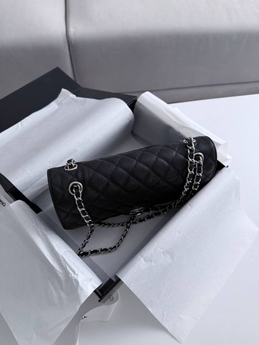 Шкіряна сумка у стилі Chanel Classic