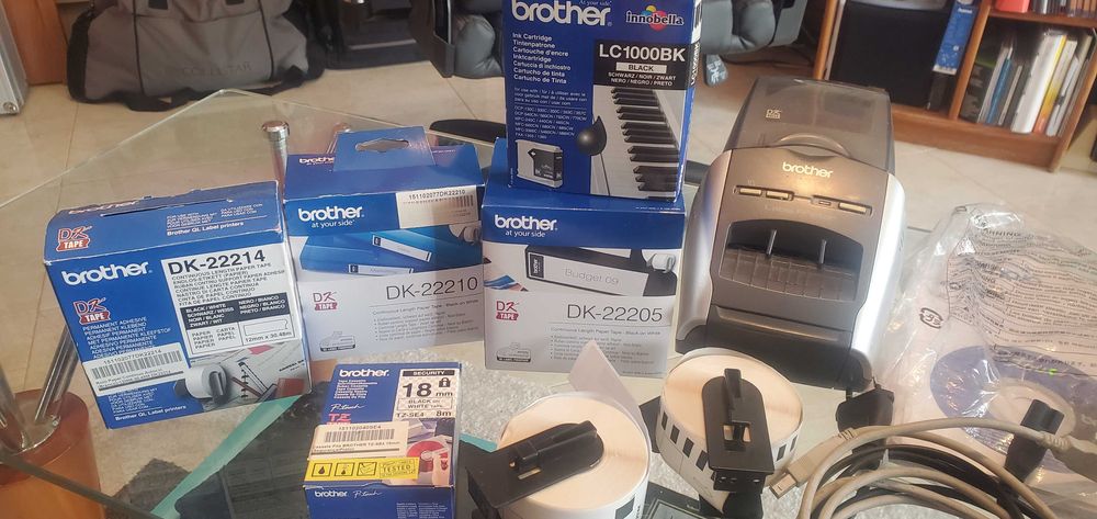 Vendo Conjunto BROTHER P-TOUCH de impressão etiquetas.