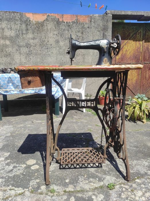 Máquina Singer antiga