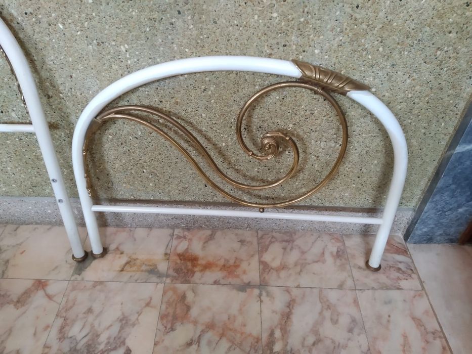 2 Camas ferro de solteiro