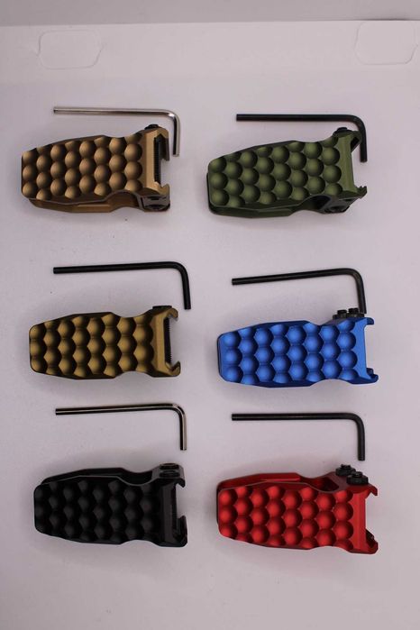 Компактна передня ручка-упор  перенесення вогню LDAG