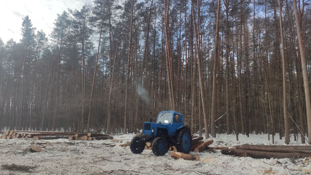 Продам трактори МТЗ-82 та МТЗ-80 з лісовими захватами (з документами)