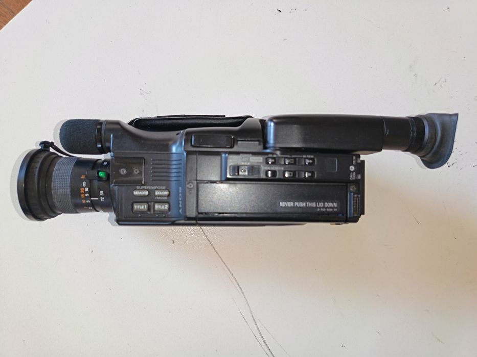 Kamera analogowa SONY Handucam kasety stan kolekcjonerski