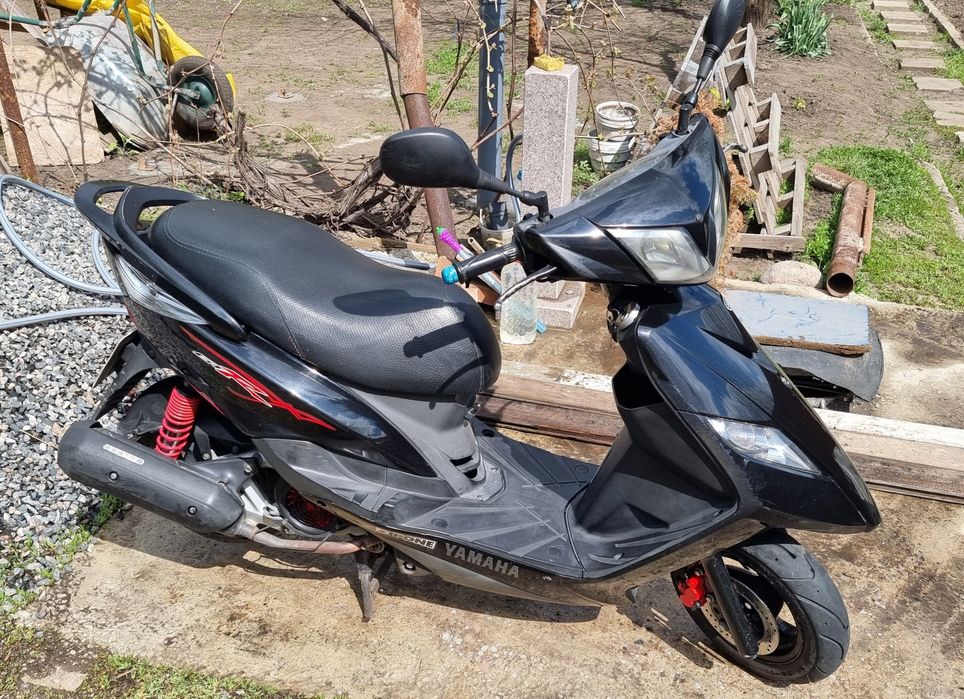 Продам скутер YAMAHA GTR125 на документах