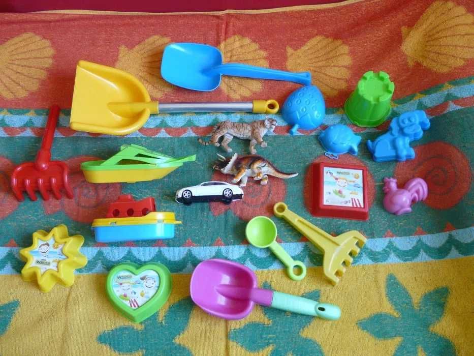 Zabawki na plażę do piaskownicy, auto resorek, foremki łopatki, grabki