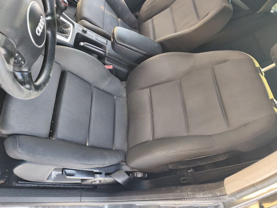 Audi A4 B6 fotele fotel boczki deska rozdzielcza radio klimatronik