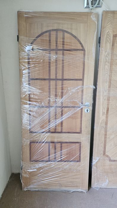 4 komplety drzwi używanych