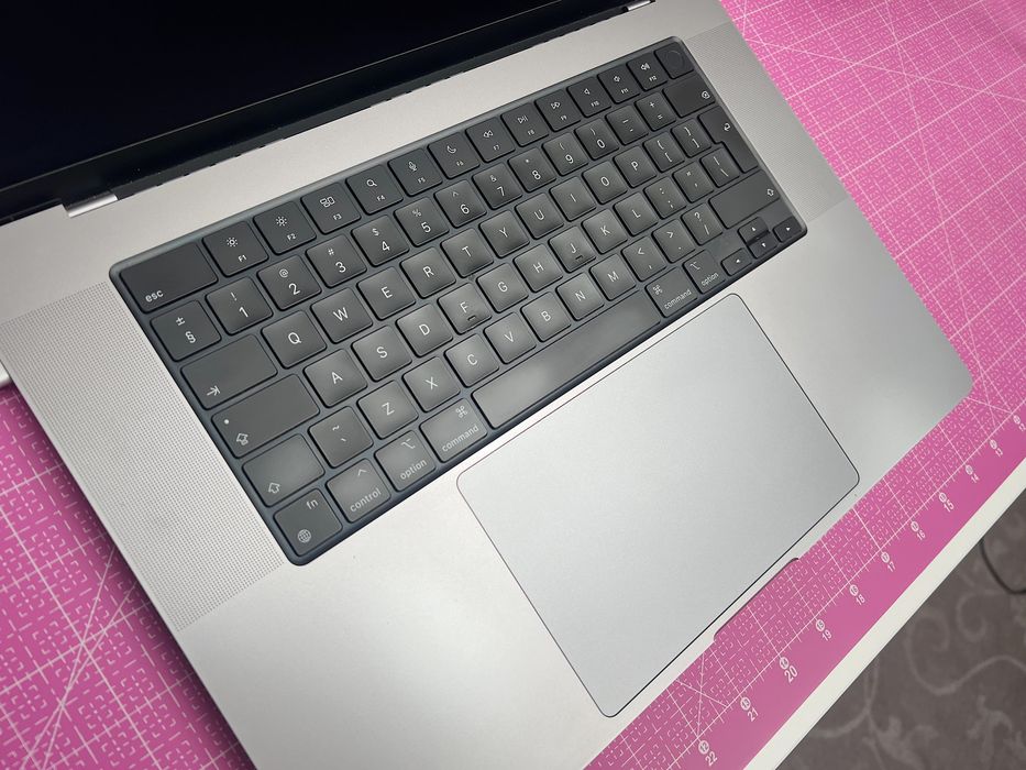 MacBook Pro 16” M1 Max 32 GB RAM 1 TB SSD Space Grey A2485