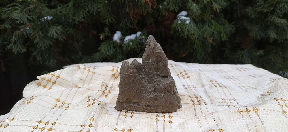 Skała do terrarium-miniaturowa góra.