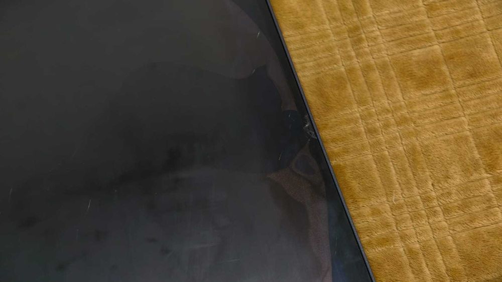 Monitor LG 32 polegadas quad hd (para peças) ecrã partido