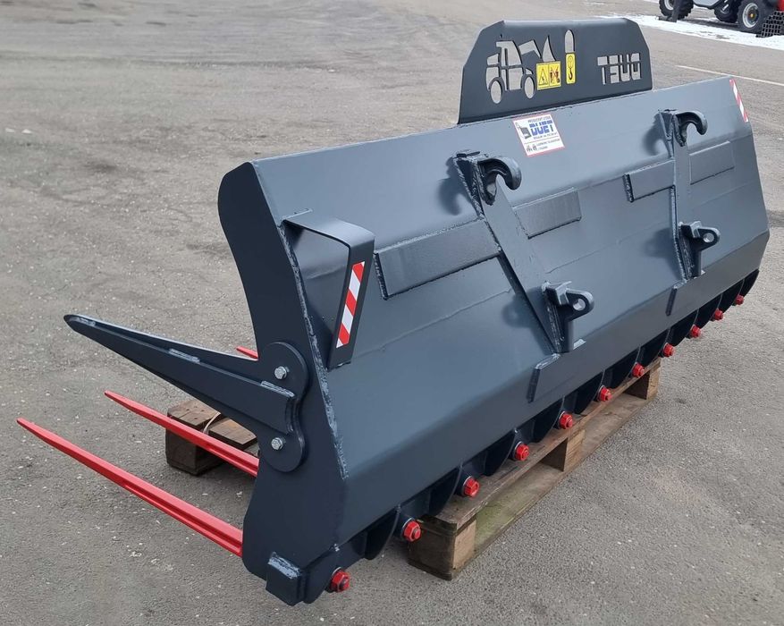 widły do obornika podgarniacz galezie złom manitou siano kiszonka  jcb